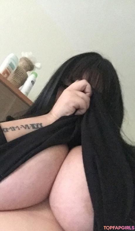 Raxien nude leaked OnlyFans photo #12