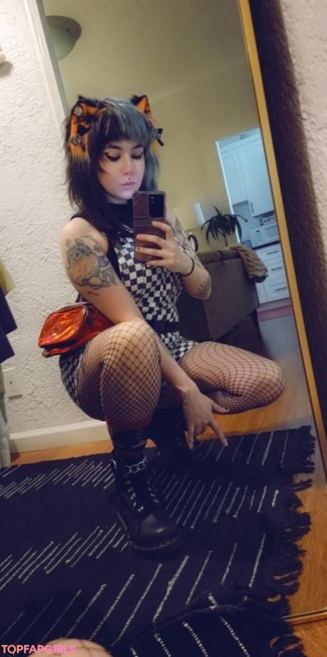 Knives nude leaked OnlyFans photo #10