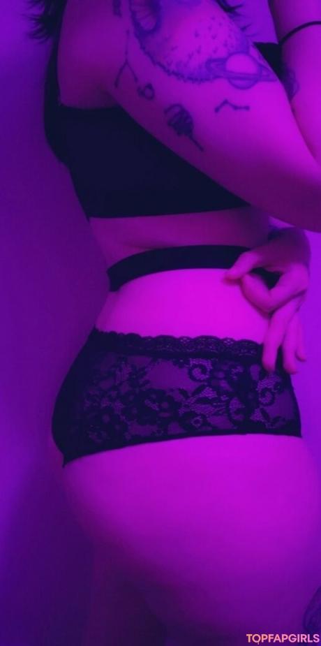 Knives nude leaked OnlyFans photo #13