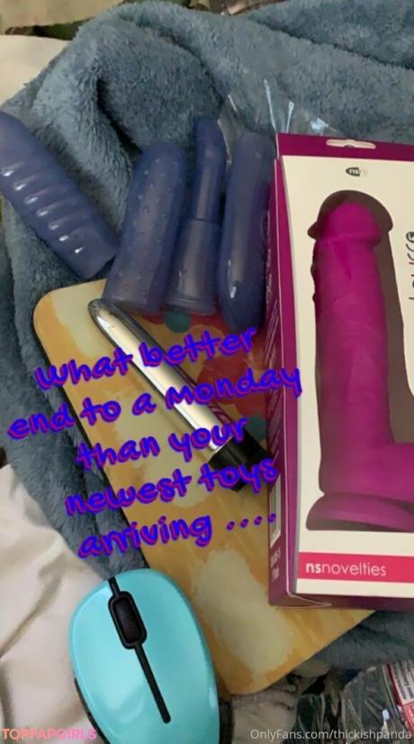 Thickishpanda nude leaked OnlyFans photo #35