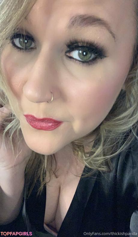 Thickishpanda nude leaked OnlyFans photo #40
