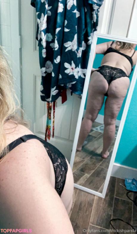 Thickishpanda nude leaked OnlyFans photo #81