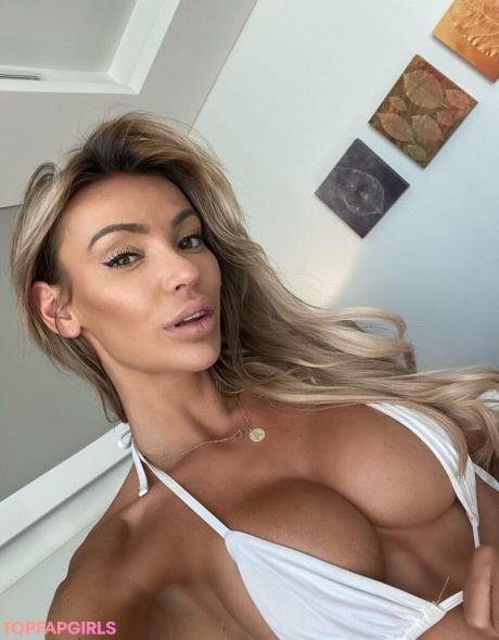 Anniek nude leaked OnlyFans photo #19