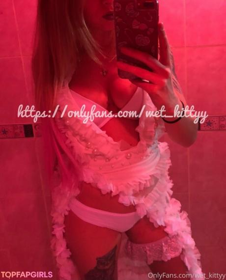 Wet_kittyy_ukraine nude leaked OnlyFans photo #75