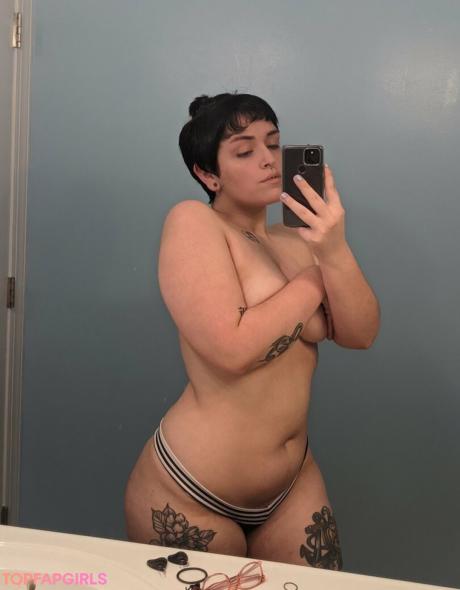 Basilbabyy nude leaked OnlyFans photo #3