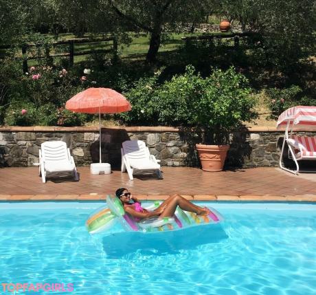 Valentina nude leaked OnlyFans photo #29