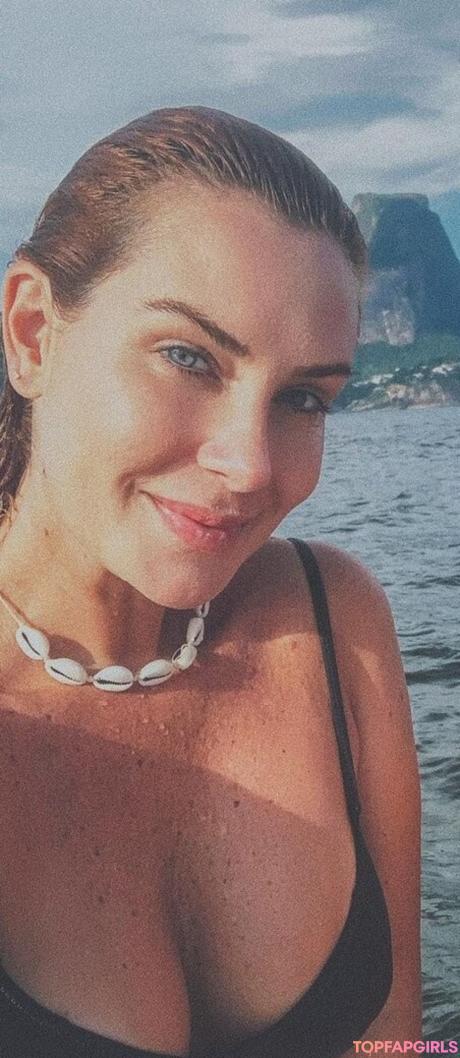 Larissa nude leaked OnlyFans photo #18