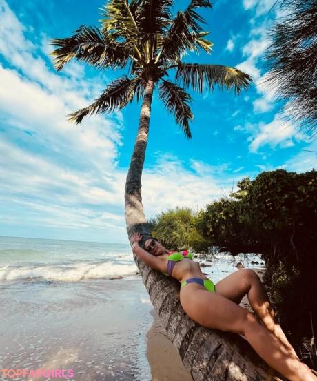 Juliane nude leaked OnlyFans photo #2