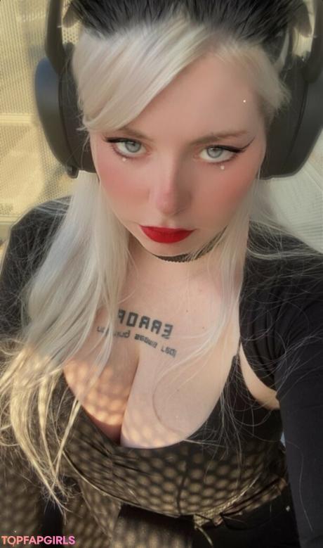 Alyatrosk nude leaked OnlyFans photo #4