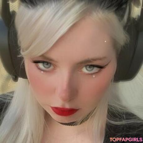 Alyatrosk nude leaked OnlyFans photo #5