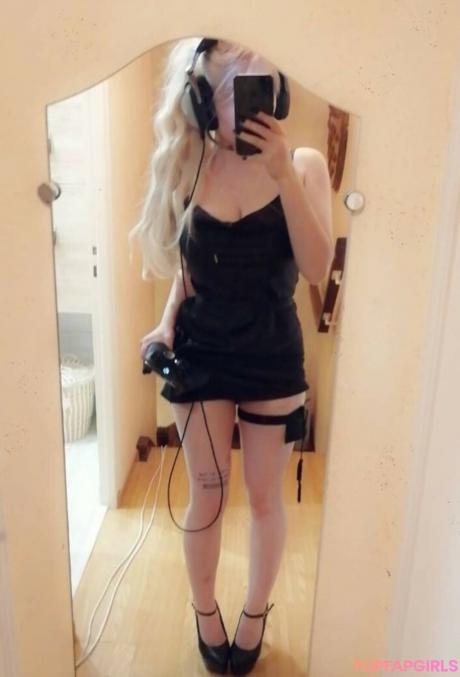 Alyatrosk nude leaked OnlyFans photo #6