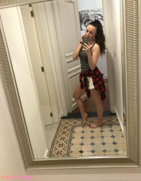 Sophiasmithuk nude leaked OnlyFans photo #1