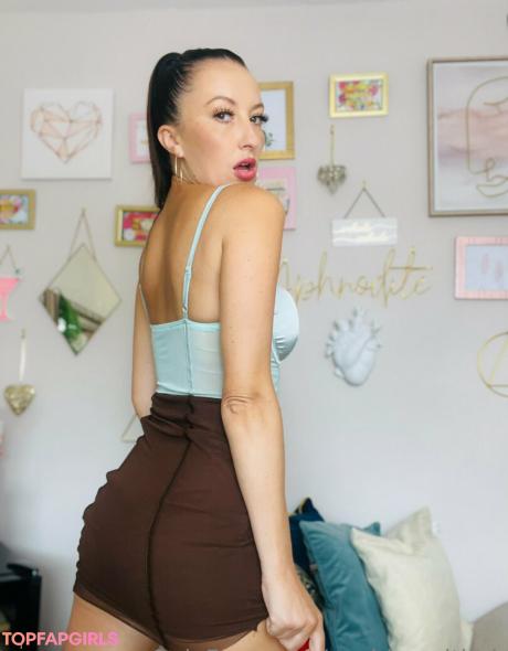 Sophiasmithuk nude leaked OnlyFans photo #2450