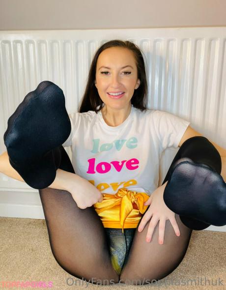 Sophiasmithuk nude leaked OnlyFans photo #2612