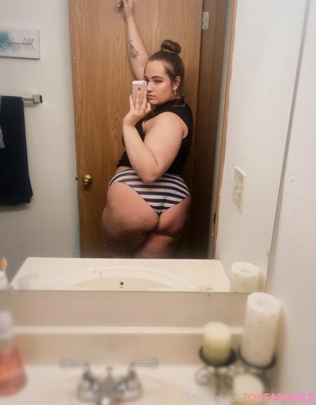 Hornythickitten nude leaked OnlyFans photo #168