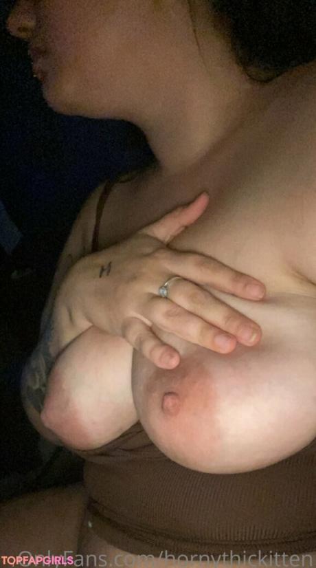 Hornythickitten nude leaked OnlyFans photo #176