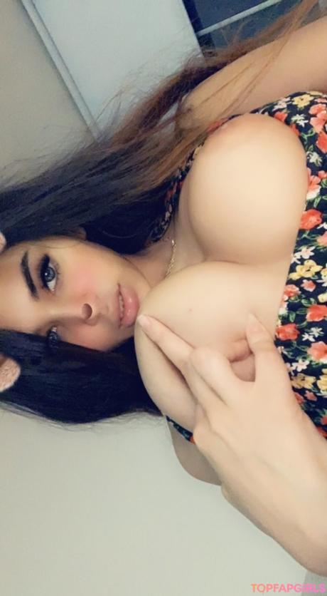 Adelinebri nude leaked OnlyFans photo #33