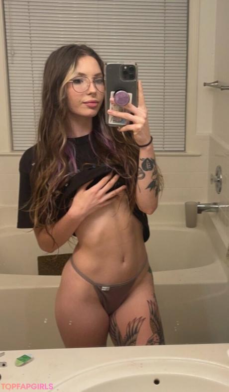 Sophie nude leaked OnlyFans photo #21