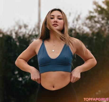 Leoniemontybtw nude leaked OnlyFans photo #5