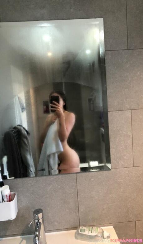 Lilywatson25 nude leaked OnlyFans photo #17