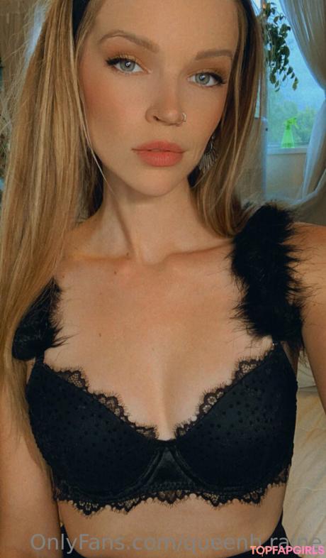 Queenb.raine nude leaked OnlyFans photo #20