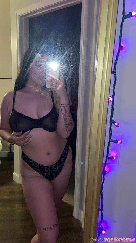 Rrissarae nude leaked OnlyFans photo #53