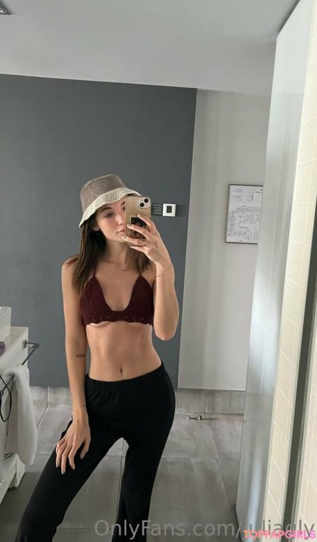 Julia nude leaked OnlyFans photo #127