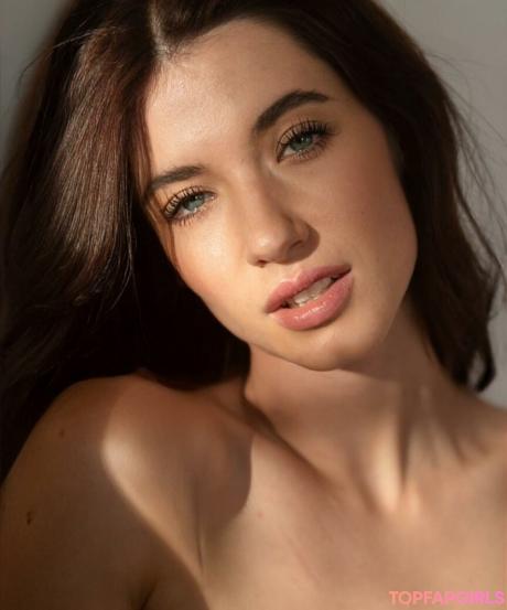 Julia nude leaked OnlyFans photo #55