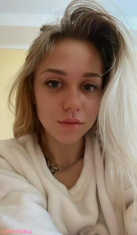 Evilscarlett nude leaked OnlyFans photo #22