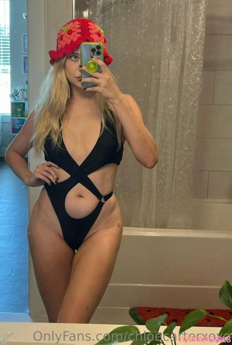 Chloecarterxoxo nude leaked OnlyFans photo #3