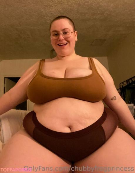 Bbwfrogprincess nude leaked OnlyFans photo #36