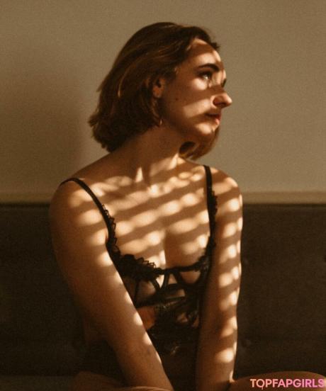 Julia nude leaked OnlyFans photo #16