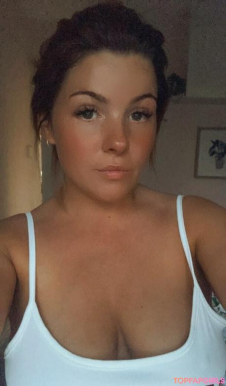 Laura nude leaked OnlyFans photo #8