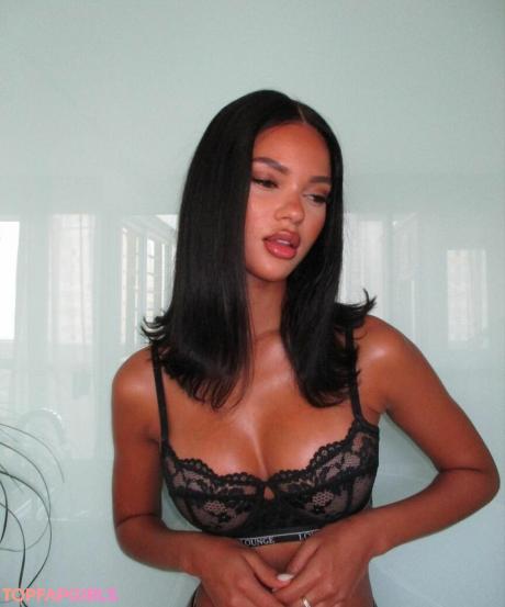 Juliana nude leaked OnlyFans photo #106
