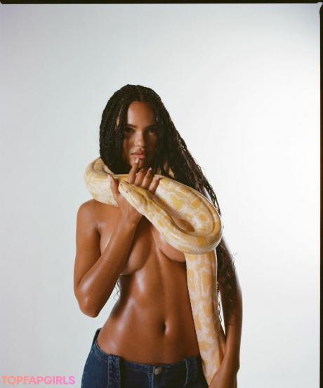 Juliana nude leaked OnlyFans photo #145