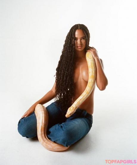 Juliana nude leaked OnlyFans photo #150