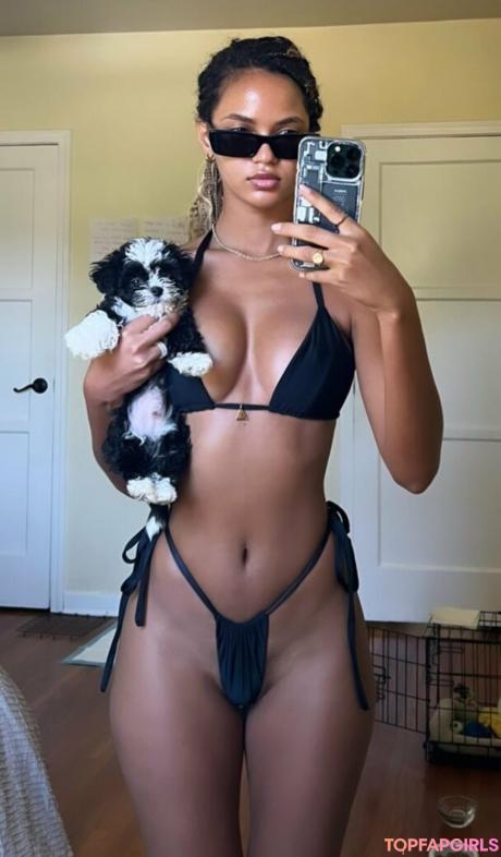 Juliana nude leaked OnlyFans photo #2