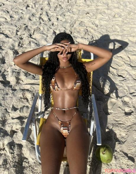 Juliana nude leaked OnlyFans photo #36