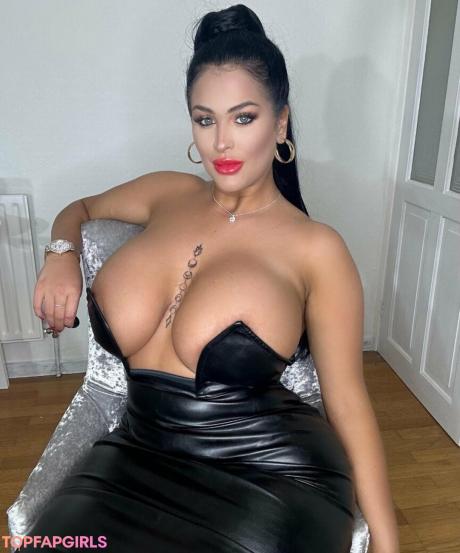Camilla nude leaked OnlyFans photo #3