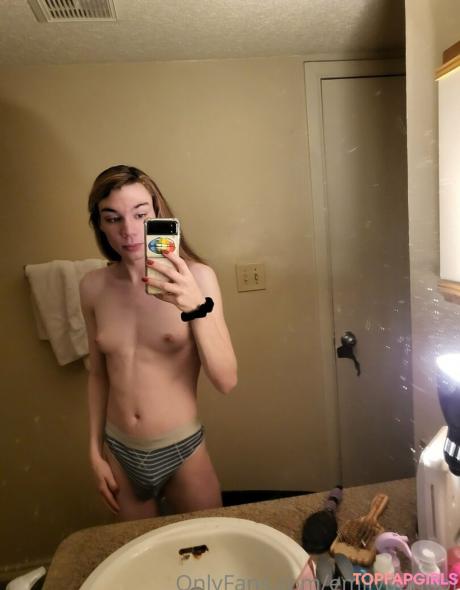 Emilybunoof nude leaked OnlyFans photo #39