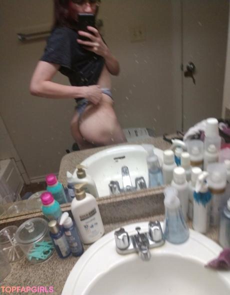 Emilybunoof nude leaked OnlyFans photo #5