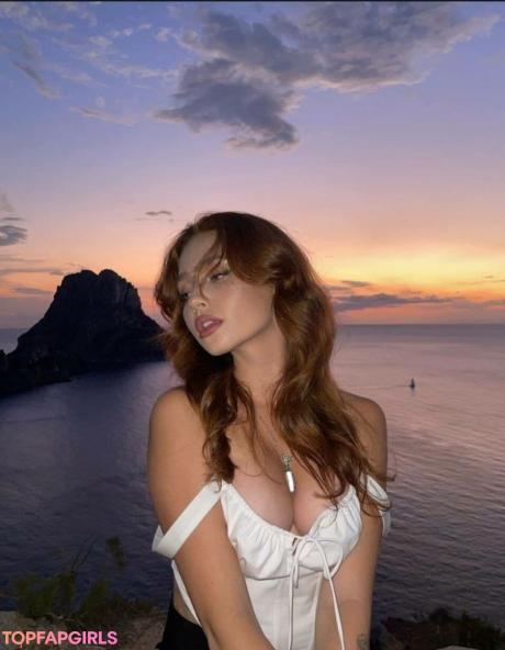 Renata nude leaked OnlyFans photo #6