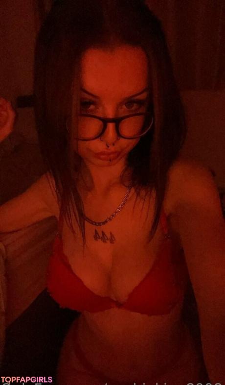 Sophieking8008 nude leaked OnlyFans photo #17