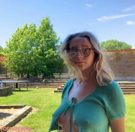 Millllievanillllie nude leaked OnlyFans photo #4