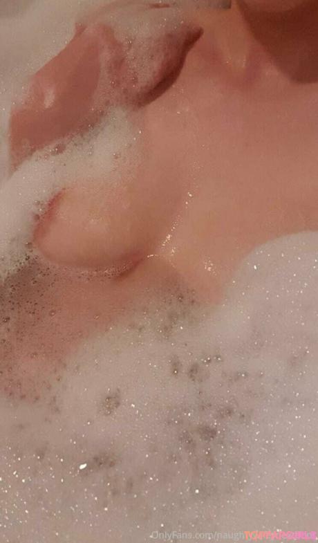 Naughtywifeynextdoor nude leaked OnlyFans photo #14