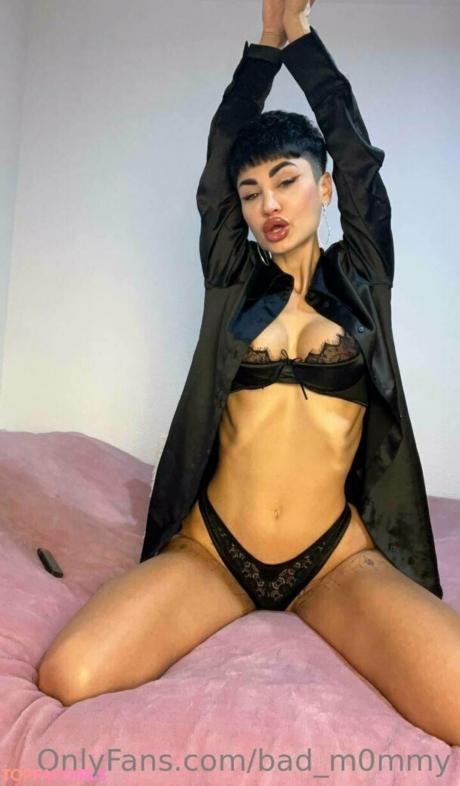 Bad_m0mmy nude leaked OnlyFans photo #55