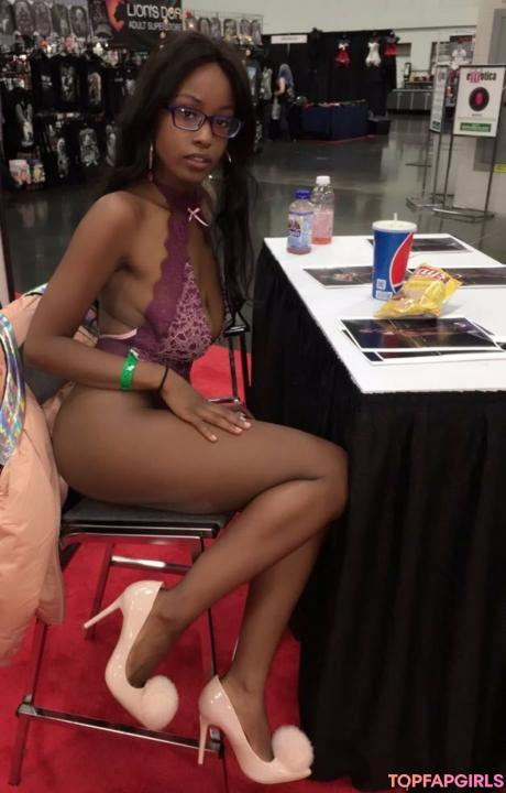 Jezabelvisser nude leaked OnlyFans photo #61