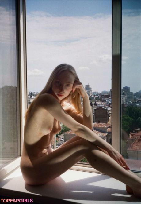 Polina nude leaked OnlyFans photo #10