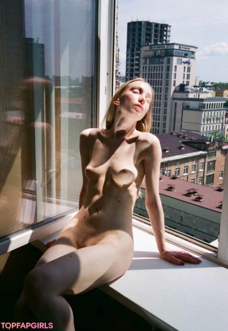 Polina nude leaked OnlyFans photo #12