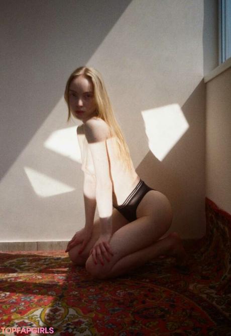 Polina nude leaked OnlyFans photo #2